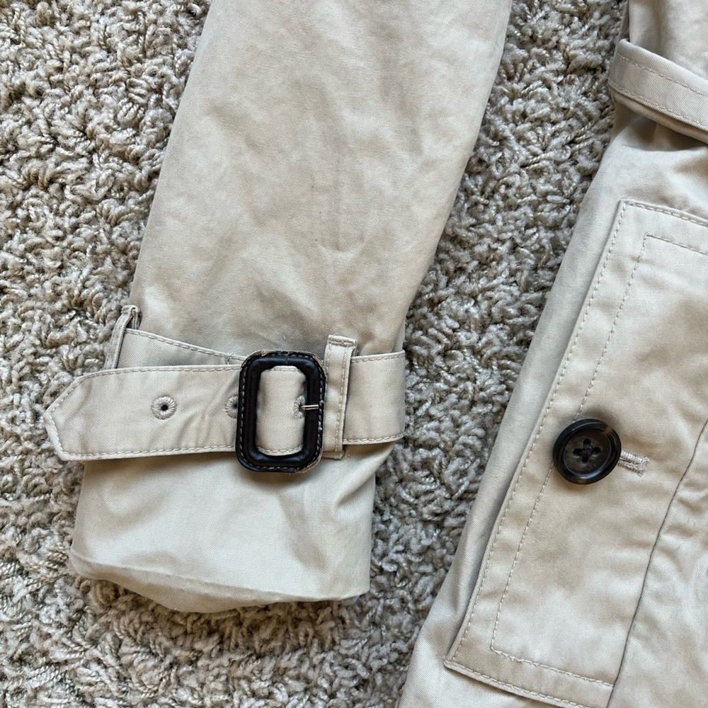 Banana Republic petite trench coat - Picture 2 of 8